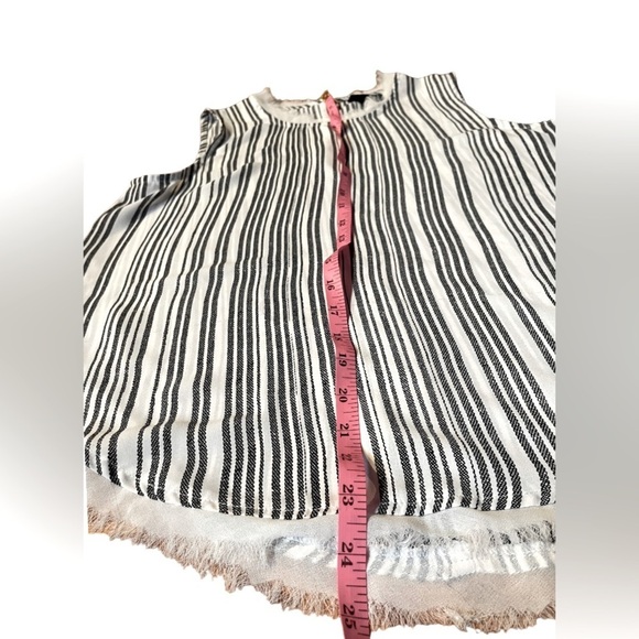 Who what Wear women’s light striped tank size small - Picture 5 of 6